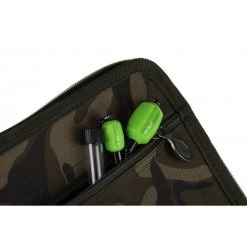 Funda Fox Camolite Mini Micron -Pesca Descuento Tienda CLU452 Fox Camolite Mini Micron Case showing zip pocket contents 550x550w